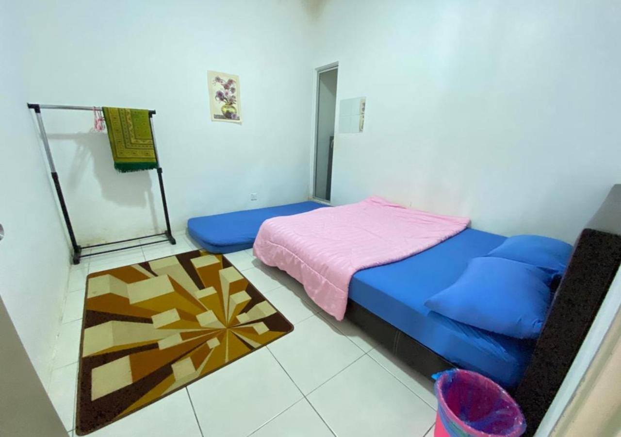 Sofizz Muslim Homestay Tanah Rata Esterno foto